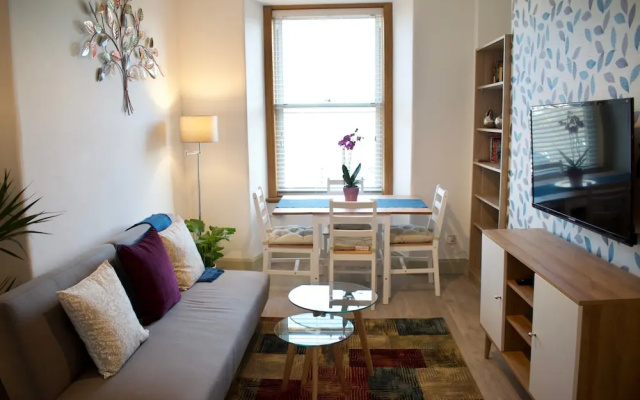 Newly Refurbished Edinburgh Apartment