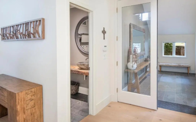 Modern Beaver Creek Private House