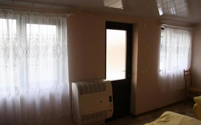 Maias Guesthouse