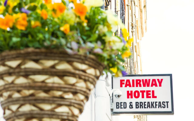 The Fairway Hotel Лондон вид на фасад