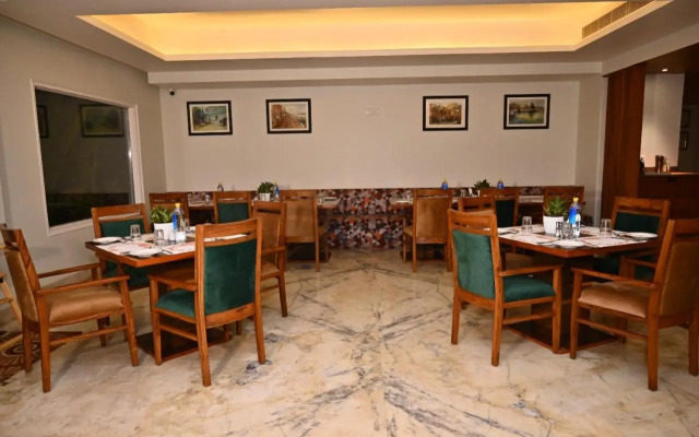 The Lalita Grand