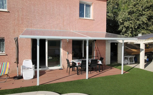 Chambres dans Villa avec Piscine
