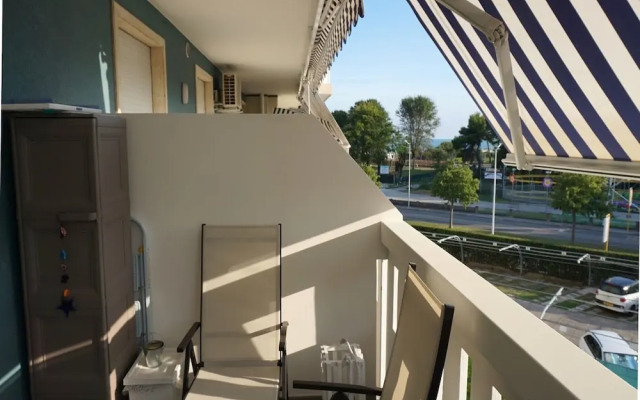 Modern Lovely Studio With Swimming Pool by Beahost Rentals