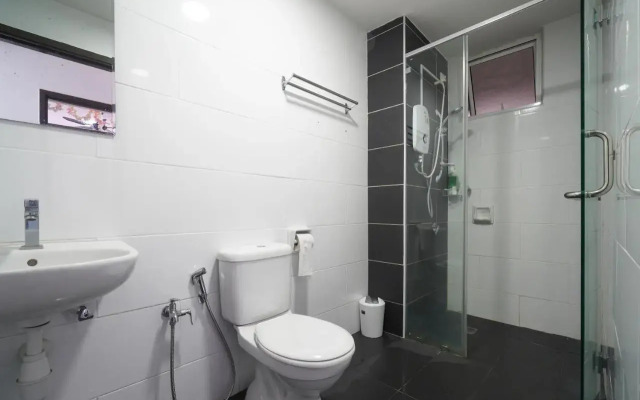 Lovely 2Br Majestic Condo 6 Pax Pool View
