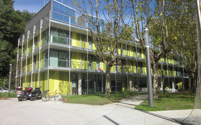 Green Nest Hostel Uba Aterpetxea вид на фасад