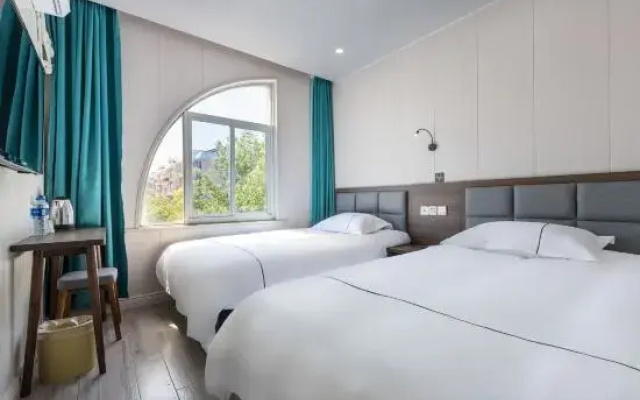 Lichen Hotel