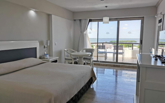 Golden Parnassus Resort & Spa All Inclusive