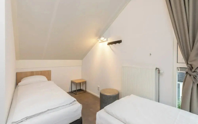 Modern Comfort, Close to the Beach