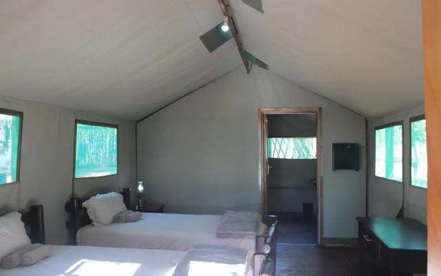 Mtomeni Safari Camp