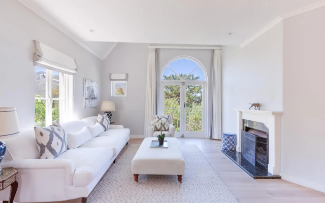 Sublime Five bed Property in Glorious Setting