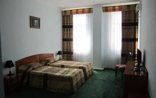 Hayat Inn Hotel