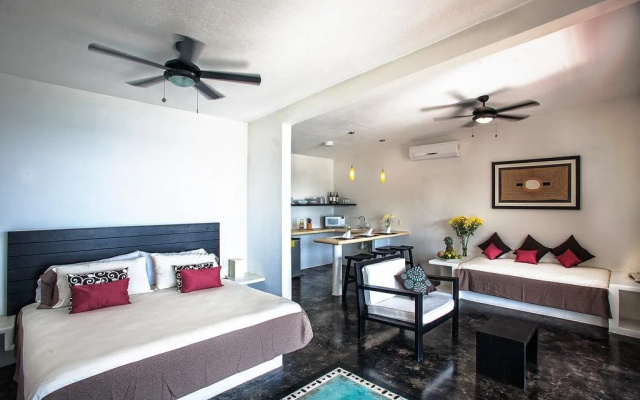 Manta Raya Hotel