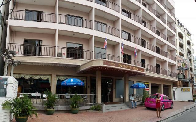 Отель Dynasty Inn Pattaya вид на фасад