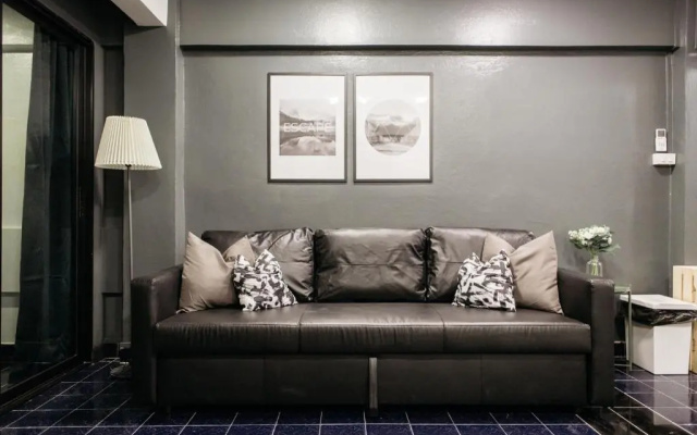 T2 2 Bedrooms 6 guests Full kitchen 1 min to BTS