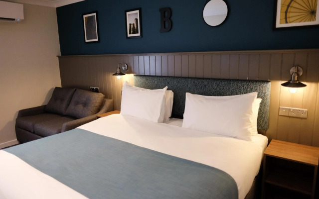 Almondsbury Interchange Hotel
