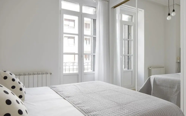 Zubieta Suite Apartment by FeelFree Rentals
