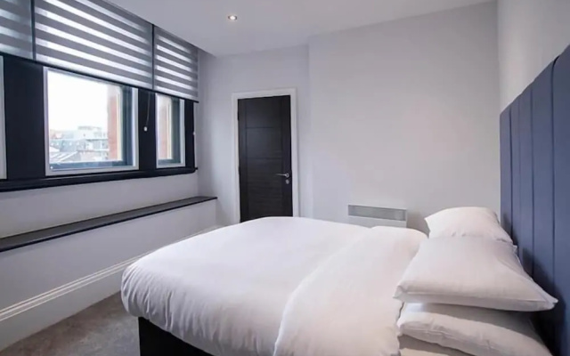 Cavern Quarter Apts - 31 North John St