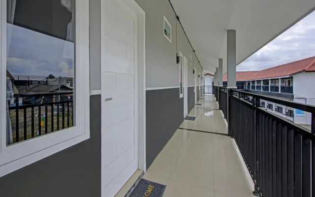 OYO 3841 Wisma 25