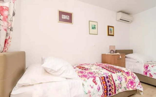 Holiday Home Tezoro Royal