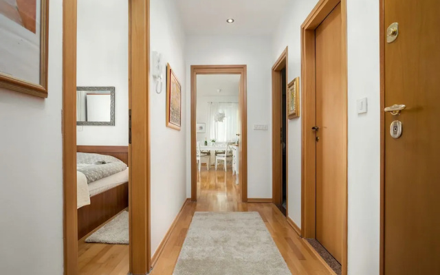 Apartment Elena