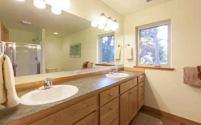 Salmon House 3 Bedroom Home by Redawning