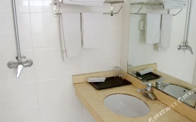 Huasha Business Hotel