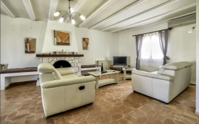 Villa - 3 Bedrooms with Pool and WiFi - 107478