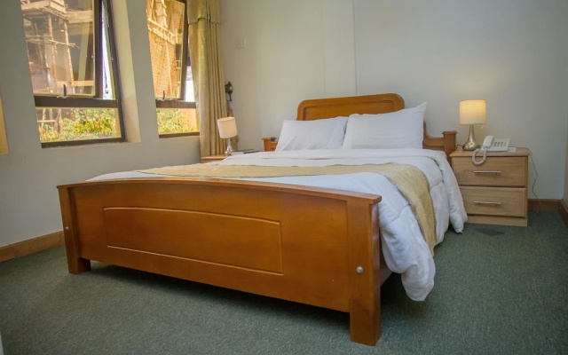 Crown Suites Hotel
