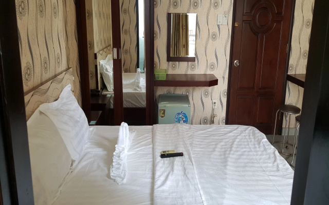 Lucky Hotel