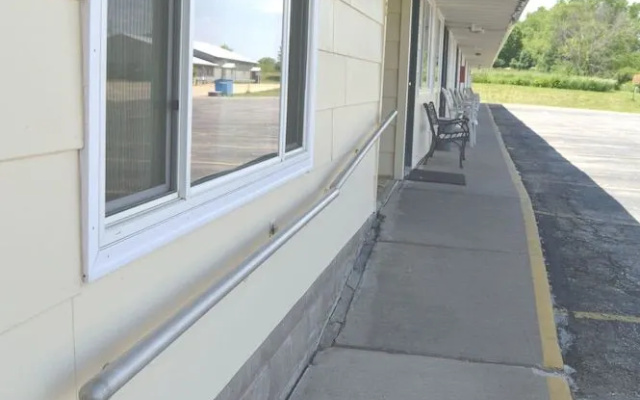 Midway Motel