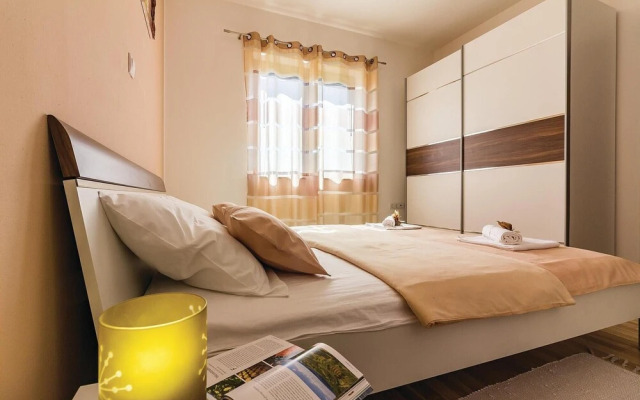 Amazing Home in Liznjan With Wifi and 3 Bedrooms