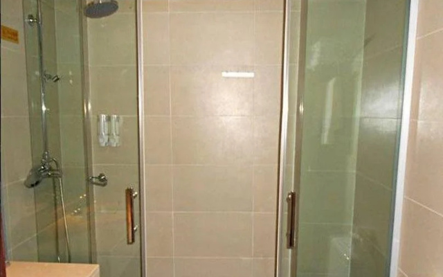 Ningbo Qingqishi Holiday Hotel