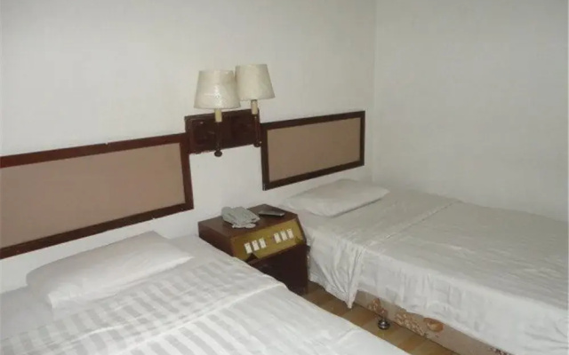 Zhuhai Gongbei Palace Hotel