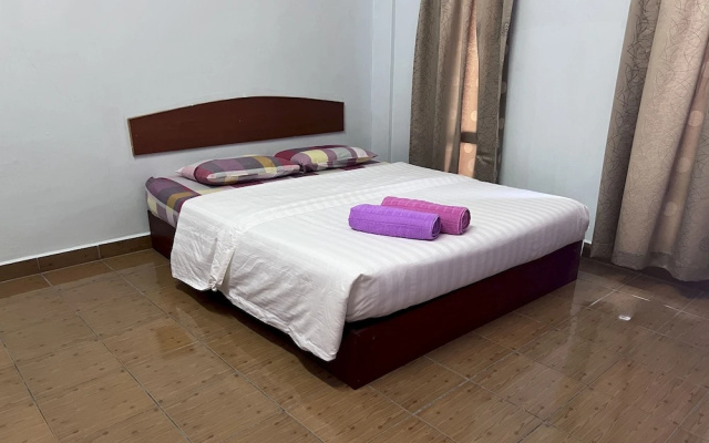 OYO 90967 Homestay Chalet Warisan Siti