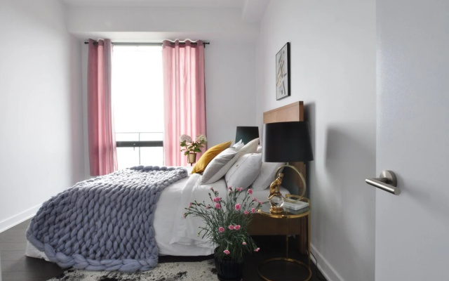 Tour des Canadiens Penthouse by Hometrotting