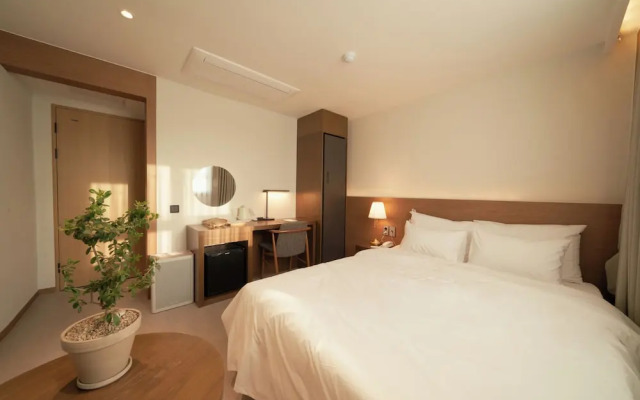 Woryeong Hotel By NewCZ
