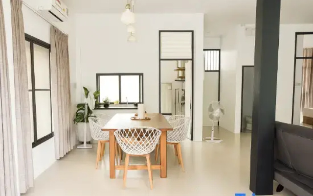 Rim klong house, Banrublom Rayong beach +Free wifi (Pool Villa)
