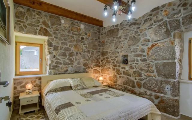 Beautiful Home in Garica With Wifi and 4 Bedrooms