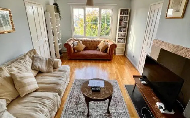 Spacious Home in Bath, Nature And City!
