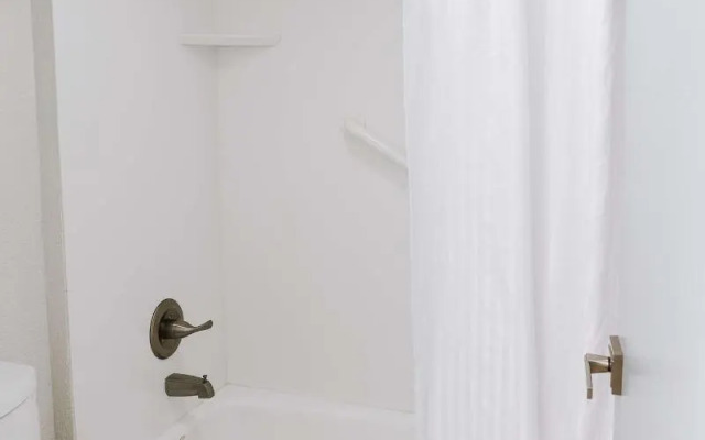 Regency Inn & Suites