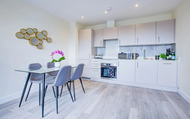 Hybrid Resi - Cheam