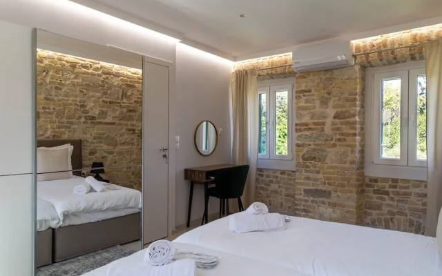 Castello Nuovo Suite by CorfuEscapes