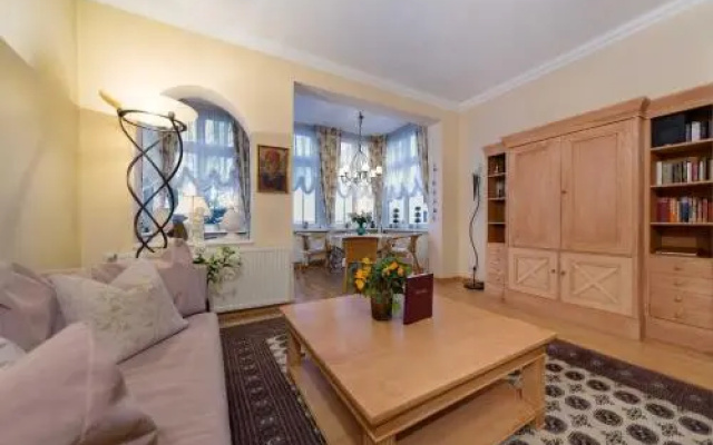 Villa Phoenix _ App_ 5