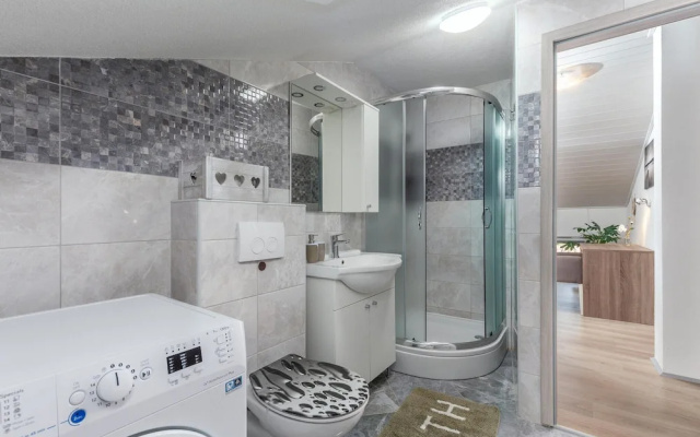 Beautiful Home in Sveti Anton With Wifi and 3 Bedrooms