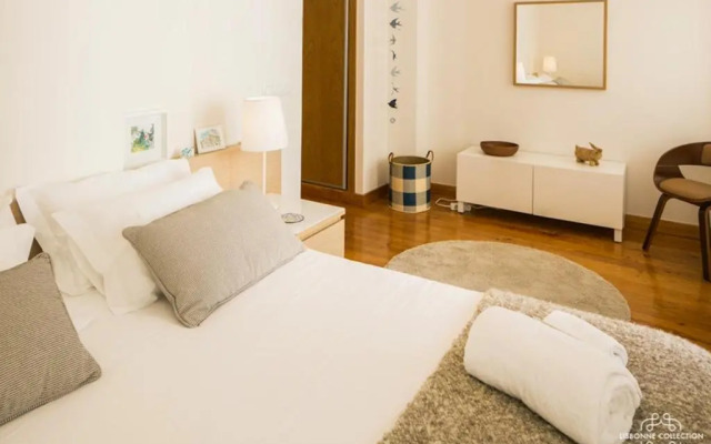 Modern and Comfort Apartment 25 by Lisbonne Collection