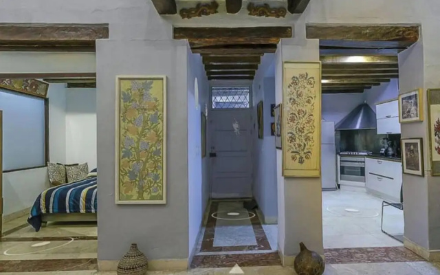 Luxury Large Apartment With Colonial Balcony
