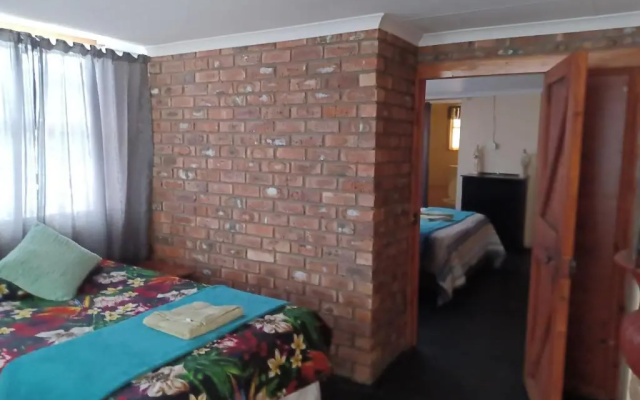KHAYA LANGA Guest House & Contractors Accommodation