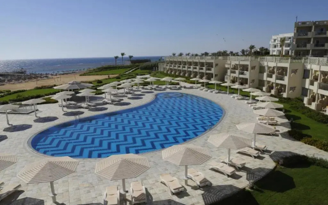 Sirena Beach Resort & Spa
