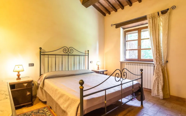 Estate With 5 Apartments, Swimming Pool, Large Garden