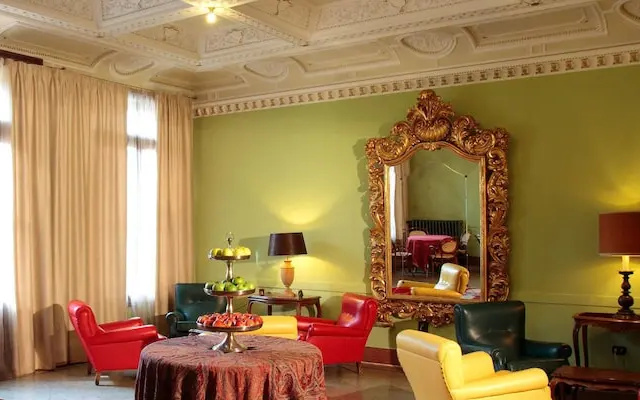 Hotel Croce Bianca
